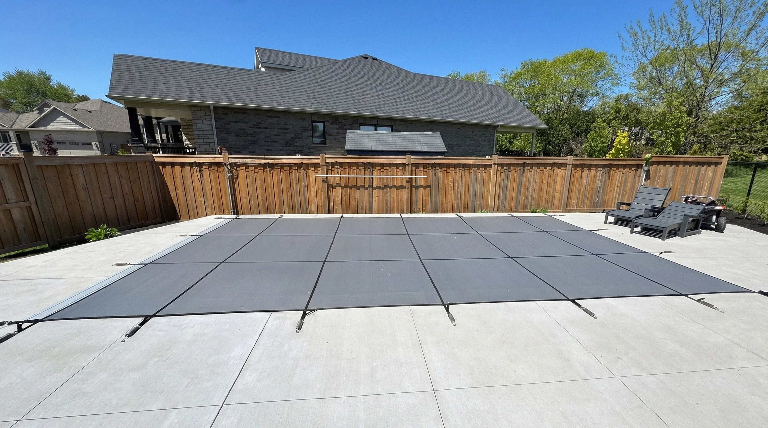 Rectangle — mesh safety cover, wide concrete deck